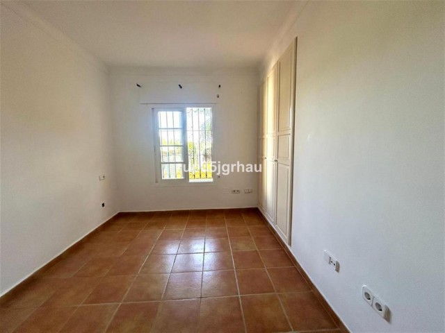 3 Bedrooms Villa in Estepona