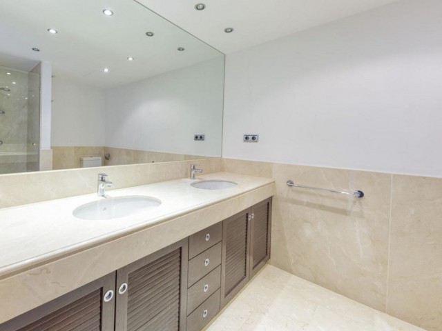 2 Soveroms Leilighet i Puerto Banús