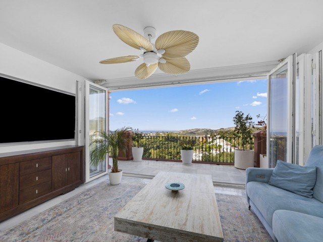 Apartment, Monte Halcones, R5351665