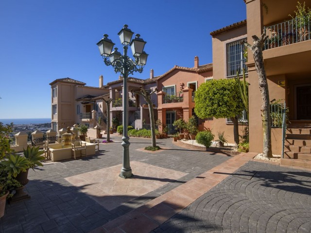 Apartment, Monte Halcones, R5351665