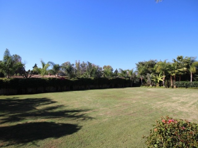 6 Bedrooms Villa in Guadalmina Baja
