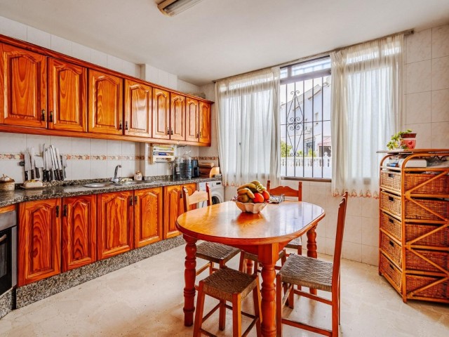 4 Bedrooms Villa in Estepona