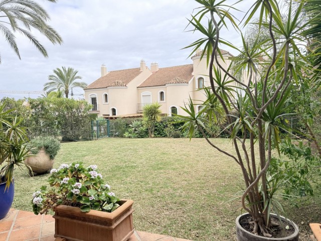 4 Bedrooms Townhouse in El Paraiso