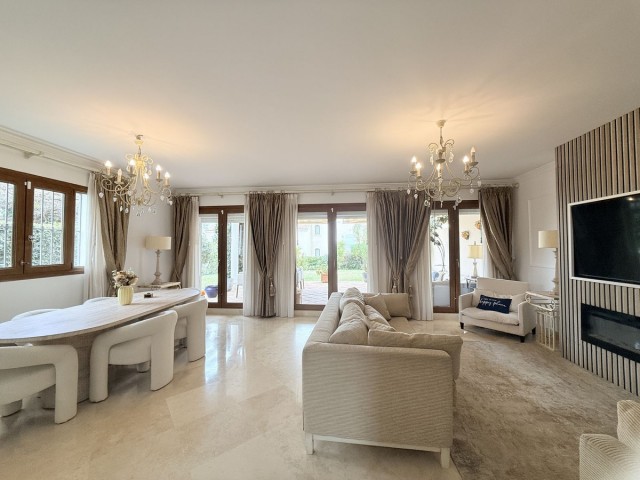 4 Bedrooms Townhouse in El Paraiso