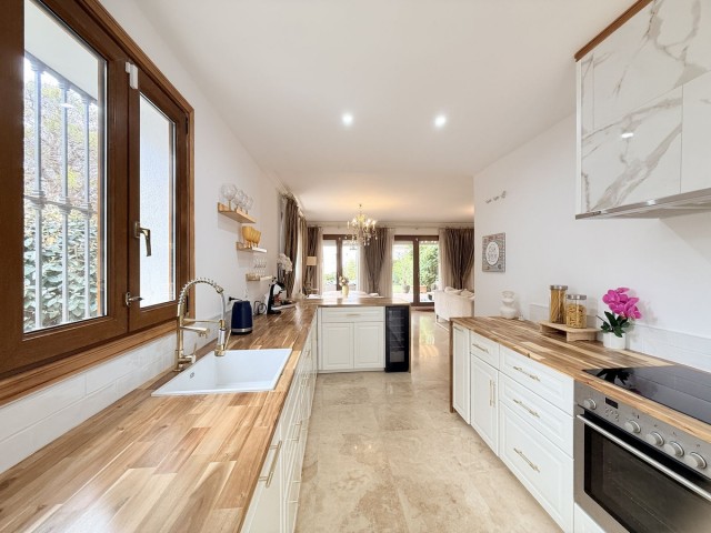 4 Bedrooms Townhouse in El Paraiso