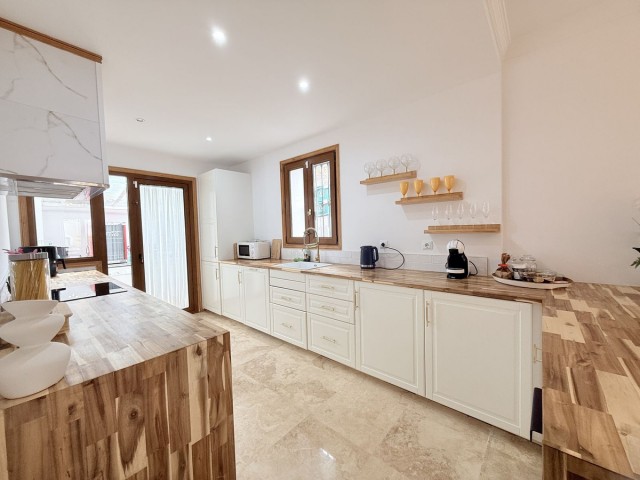 4 Bedrooms Townhouse in El Paraiso