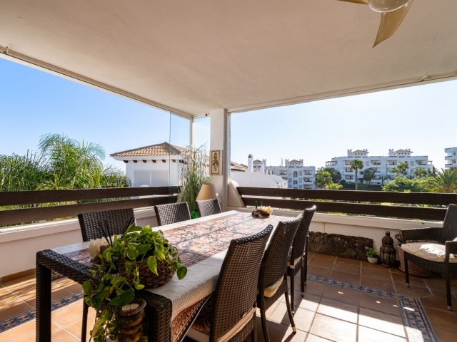 3 Bedrooms Apartment in Estepona