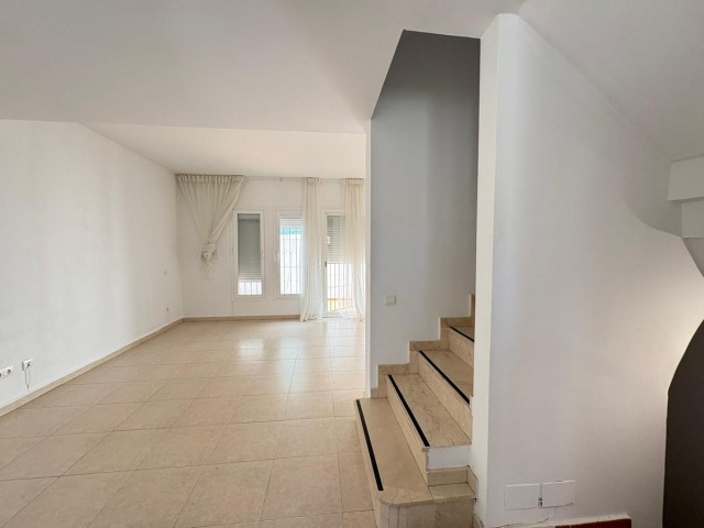 4 Bedrooms Townhouse in Estepona