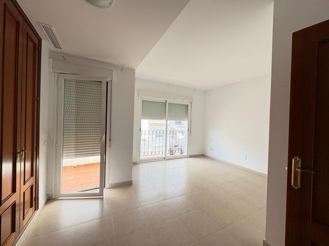 4 Schlafzimmer Reihenhaus in Estepona