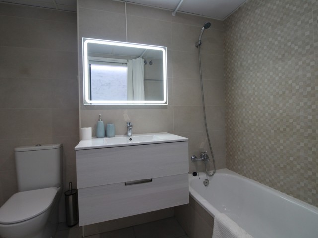 2 Bedrooms Apartment in Nueva Andalucía