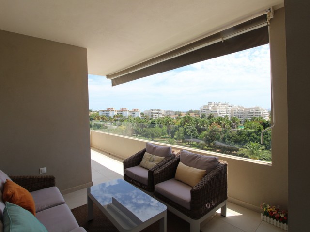 2 Bedrooms Apartment in Nueva Andalucía