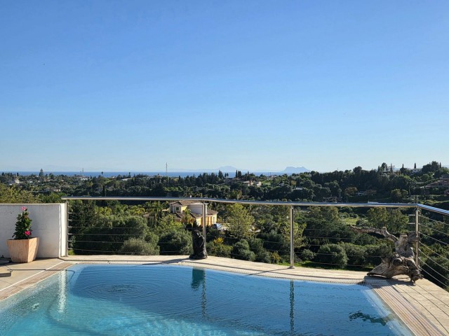 4 Makuuhuoneen Huvila Estepona