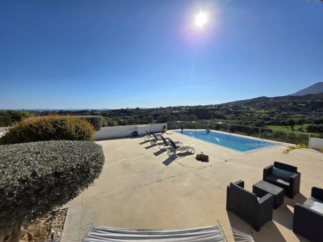 4 Makuuhuoneen Huvila Estepona