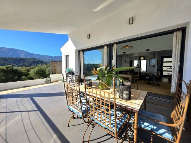 4 Makuuhuoneen Huvila Estepona