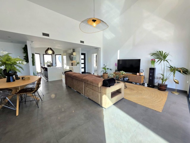 4 Makuuhuoneen Huvila Estepona