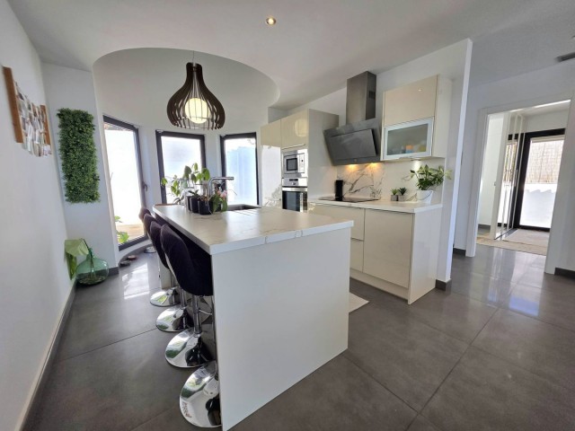 4 Makuuhuoneen Huvila Estepona