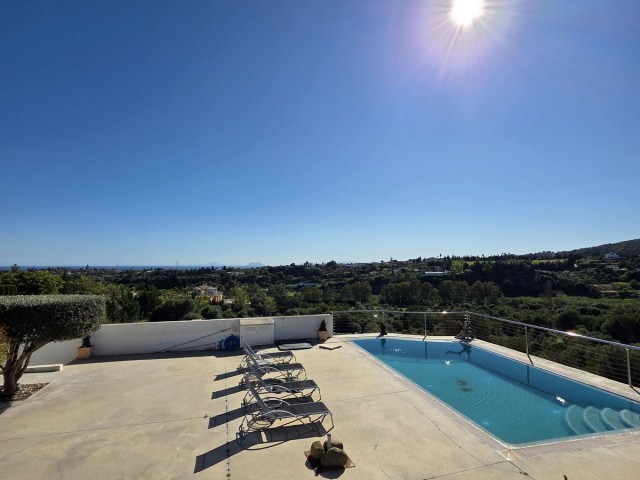 4 Makuuhuoneen Huvila Estepona