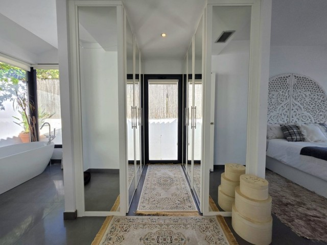 4 Makuuhuoneen Huvila Estepona