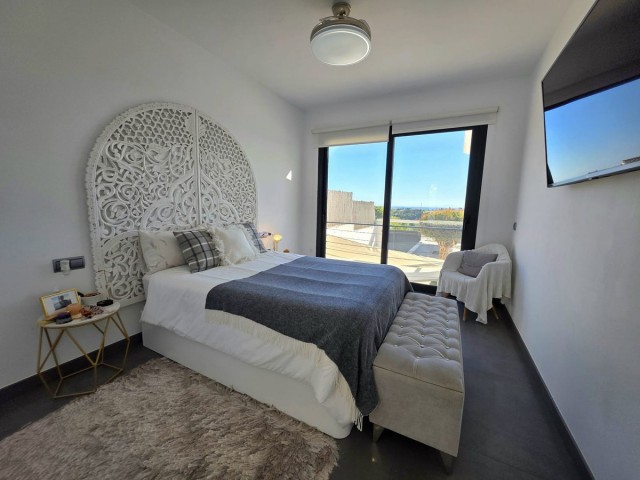 4 Makuuhuoneen Huvila Estepona