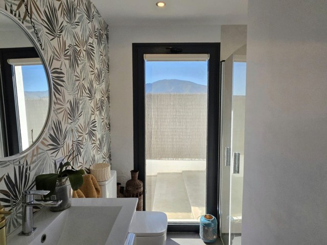 4 Makuuhuoneen Huvila Estepona