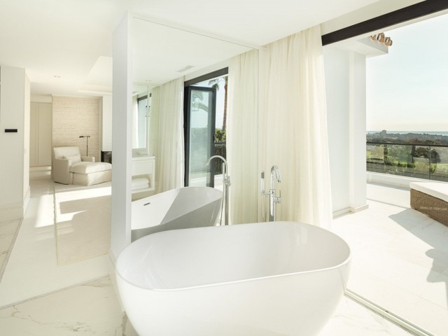 5 Makuuhuoneen Huvila Marbella