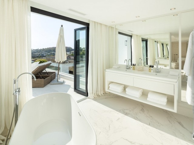 5 Makuuhuoneen Huvila Marbella