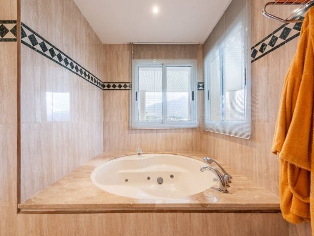 3 Soveroms Leilighet i Nueva Andalucía