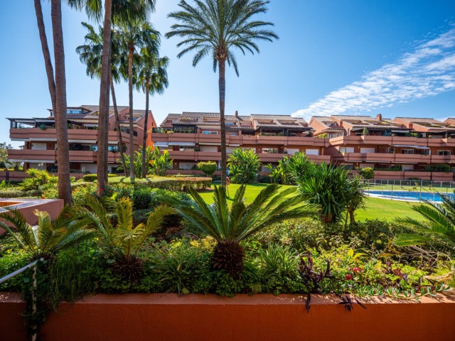2 Bedrooms Apartment in Puerto Banús