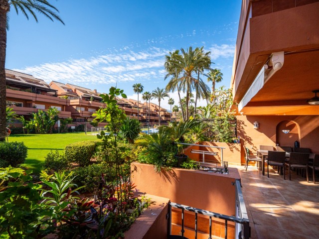 2 Bedrooms Apartment in Puerto Banús