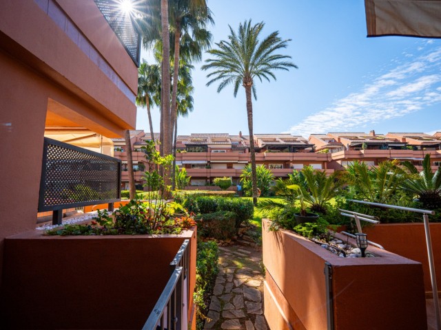 2 Bedrooms Apartment in Puerto Banús