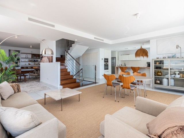 4 Bedrooms Villa in Benalmadena Costa