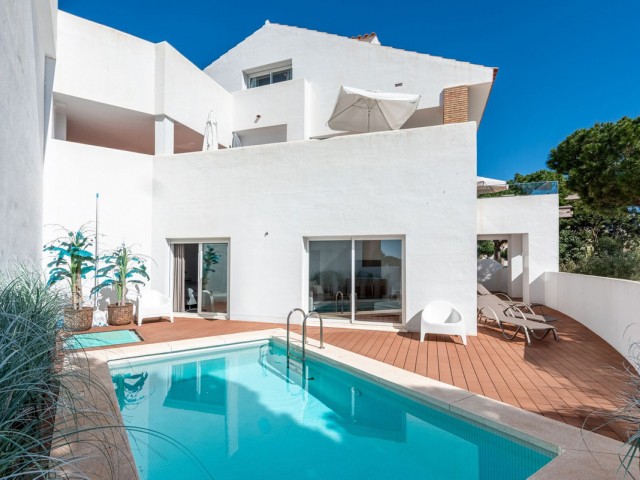 4 Bedrooms Villa in Benalmadena Costa