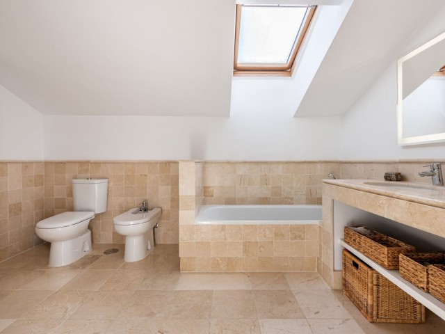 4 Bedrooms Villa in Benalmadena Costa