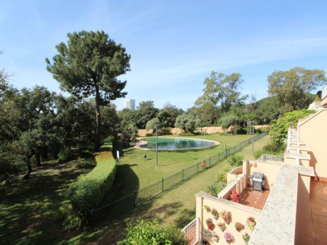 2 Bedrooms Apartment in Elviria