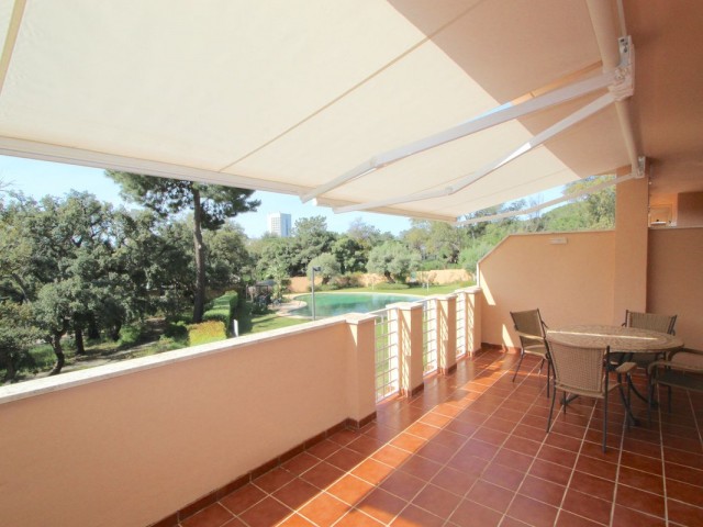 2 Bedrooms Apartment in Elviria