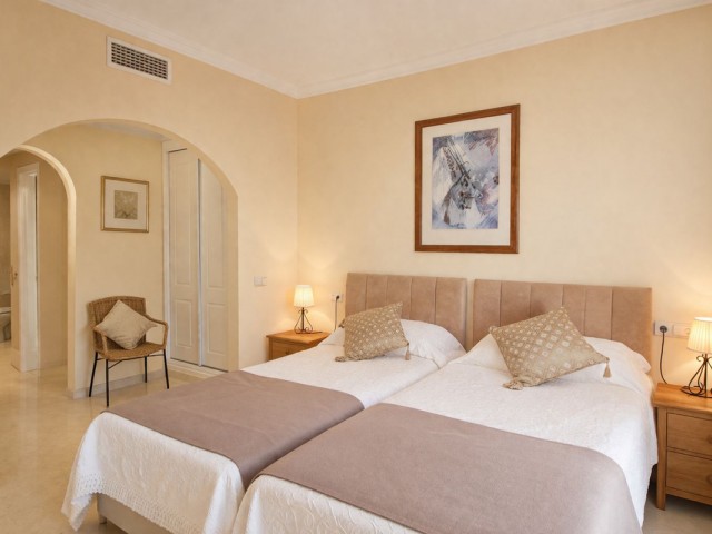 2 Bedrooms Apartment in Elviria