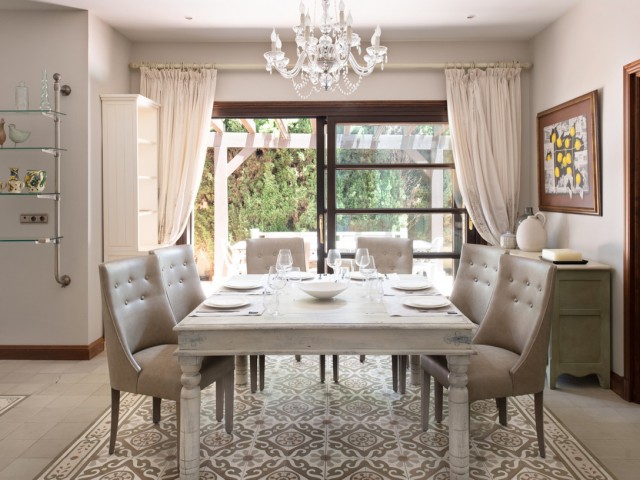 5 Bedrooms Villa in Marbella