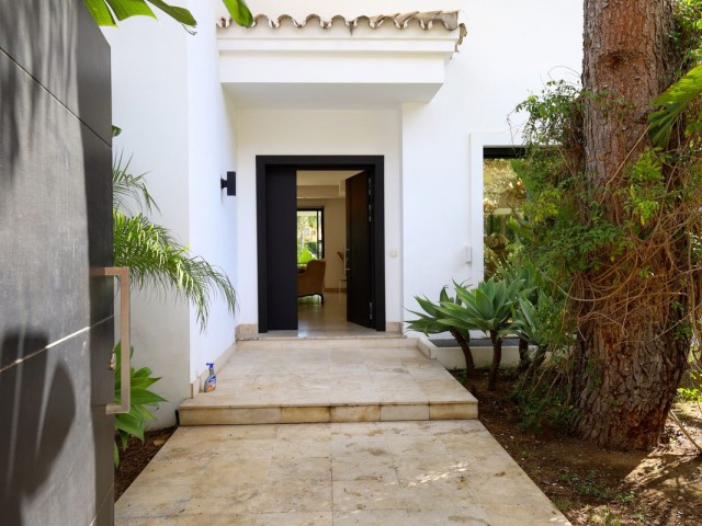6 Slaapkamer Villa in Nueva Andalucía