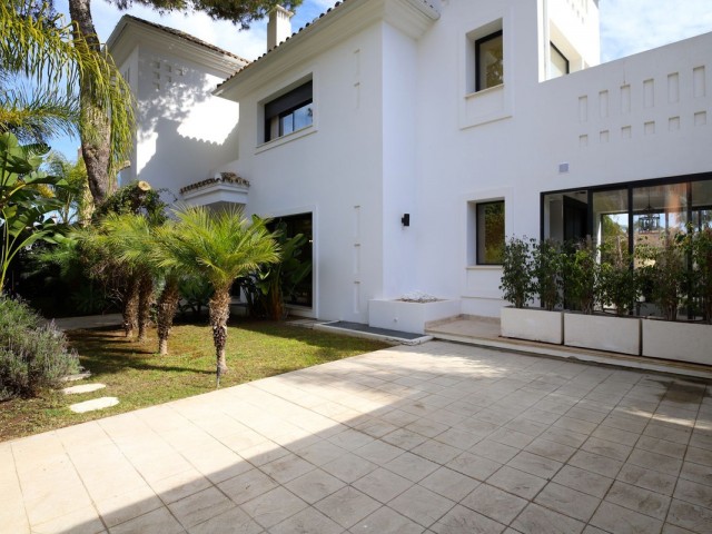 6 Slaapkamer Villa in Nueva Andalucía
