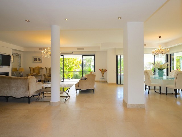 6 Slaapkamer Villa in Nueva Andalucía