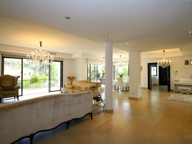 6 Slaapkamer Villa in Nueva Andalucía