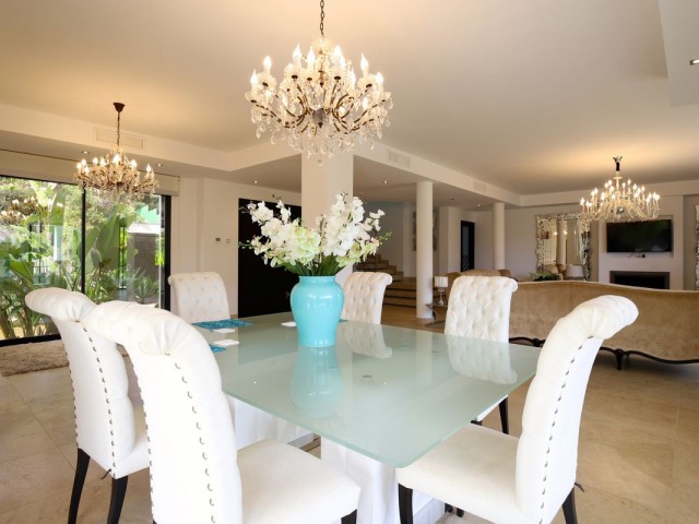 6 Slaapkamer Villa in Nueva Andalucía