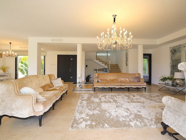 6 Slaapkamer Villa in Nueva Andalucía