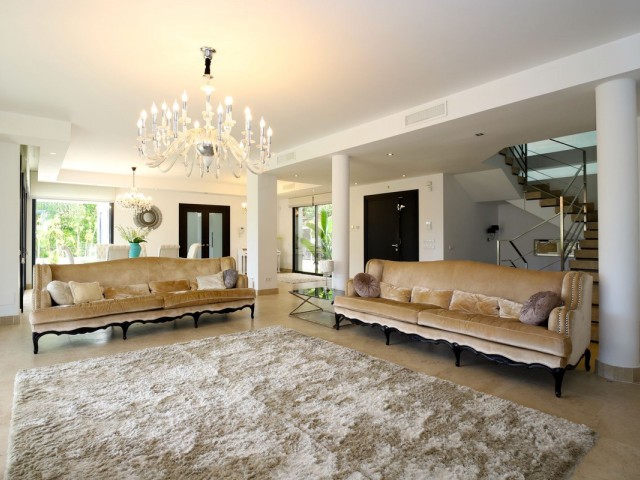 6 Slaapkamer Villa in Nueva Andalucía
