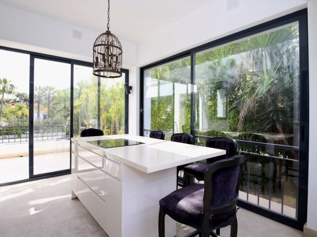 6 Slaapkamer Villa in Nueva Andalucía