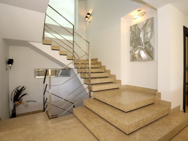 6 Slaapkamer Villa in Nueva Andalucía
