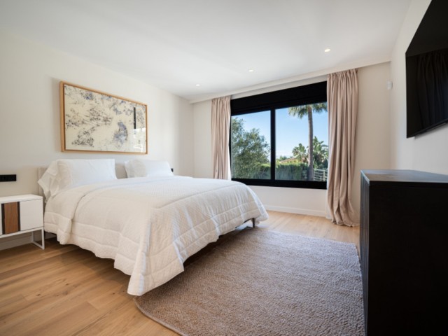 5 Bedrooms Villa in Nagüeles