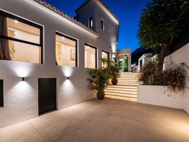 5 Bedrooms Villa in Nagüeles