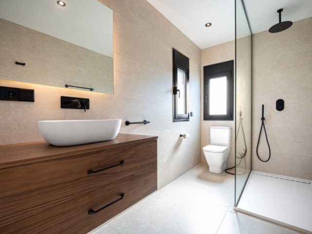 5 Bedrooms Villa in Nagüeles