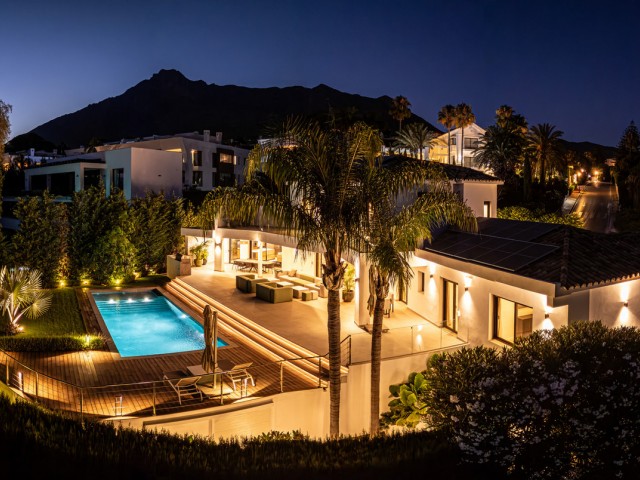 5 Bedrooms Villa in Nagüeles